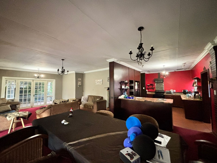 5 Bedroom Property for Sale in Flamwood North West